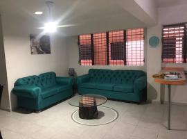 Cozy Apartment With Excellent Location, hotel with parking in Santo Domingo