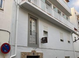 Pensió i Apartament Torrent, viešbutis mieste L' Escala