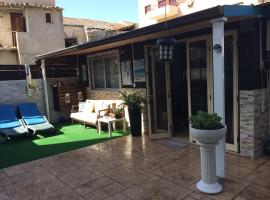 Mamas Summer House, hotel in zona Park of Faneromeni, Larnaca