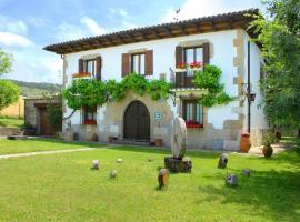 Casa rural Mertxenea Landetxea, holiday home in Elcano