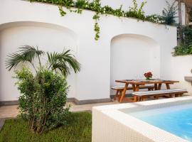 My Exclusive Italy - Luxury Villa with Penthouse, Pools and Sea View, Hotel in Sant'Agnello