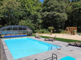 Gîtes de Maner Ster - Le Frêne Piscine ou Le Chêne Piscine et Spa privatif, location de vacances à Cléden-Poher