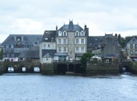 nuit sur le pont 5, hotel in Landerneau