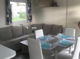 Mobil Home 257 M et Mme COLAS, hotell i Litteau