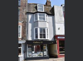 Stunning 18th Century 5 Bed House Old-Town Hastings, hotel v destinaci Hastings