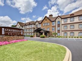 Viesnīca Staybridge Suites Louisville - East, an IHG Hotel pilsētā Lūivila