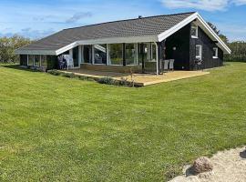 10 person holiday home in Hjørring-By Traum, hôtel à Lønstrup