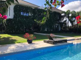 Casa Tropical con Hermosos Atardeceres Caribeños, sumarbústaður í Santiago de los Caballeros