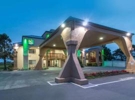 Quality Inn & Suites Redwood Coast、クレセントシティのホテル