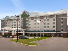 Holiday Inn - Bloomington W MSP Airport Area, an IHG Hotel, Hyland Lake County Park, Bloomington, hótel í nágrenninu