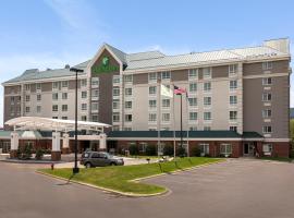 Holiday Inn - Bloomington W MSP Airport Area, an IHG Hotel, хотел близо до Hyland Lake County Park, Блумингтън