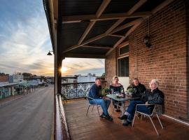 Commercial Travellers House, hotel di Gulgong