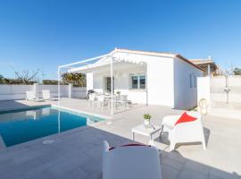 Holiday Home Casa Blanca by Interhome, hotel u gradu Castello d'Empuries