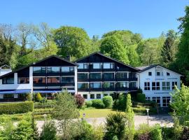 Hotel Schloss Berg, hotel di Berg am Starnberger See