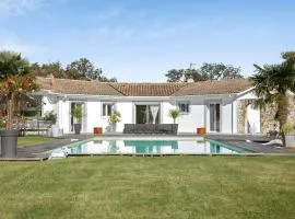 Villa charmante à Saint-Germain-d'Esteuil avec piscine privée