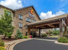 Comfort Inn & Suites, hotel v destinaci Blue Ridge