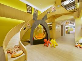 Tainan Lio Kid Family Homestay, hotel en Tainan