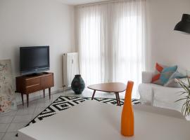 Gemütliche Wohnung mit sonniger Terrasse, hotelli kohteessa Bietigheim-Bissingen