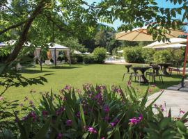 Red's Redaelli Hotel – hotel w mieście Barzanò