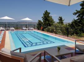 Villa Artemis Vryses Crete、Alikamposのプール付きホテル
