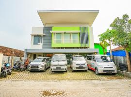 Ardhya Guesthouse Syariah by ecommerceloka, hotel i Sidoarjo