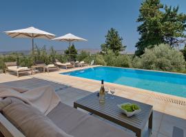 Villa Olivia with Pool Vrises Crete, מלון בAlikampos