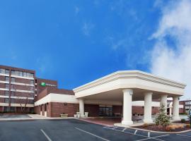 Holiday Inn Dayton/Fairborn I-675, an IHG Hotel, מלון בפיירבורן