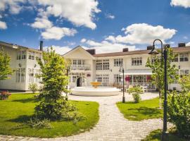Babushkin Sad Hotel, Hotel in Mriia