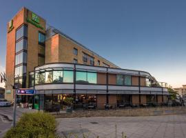 Holiday Inn London Brentford Lock, an IHG Hotel, hotel a Brentford