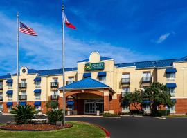 Quality Suites, hotel near James Park, San Antonio