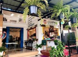 Baan Mae Somkid Homestay, hotel v destinaci Sukhothai