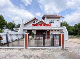RedDoorz near Eco Green Park Batu, khách sạn ở Batu