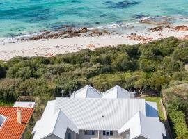 WATERFRONT, hotel near Cape Naturaliste Lighthouse and Maritime Museum, Dunsborough