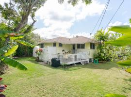 Last Minute Deal! Stunning 2-Bedroom Beachfront House with AC, room in Kailua