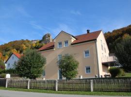 Pension & Ferienwohnung Breitmoser Angelika, Hotel in Riedenburg