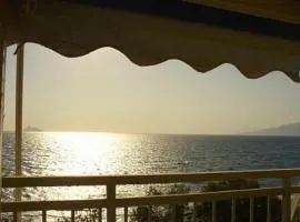 Sunset Holiday Home in Kalamaki