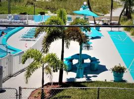 Johns Pass Beach Motel, hotell i St Pete Beach