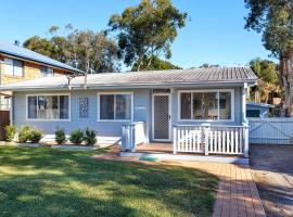 Surfs Up, cottage in Hawks Nest