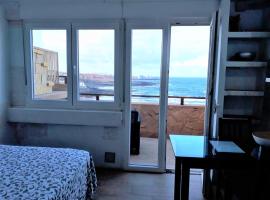 One room flat at the beach near house "Sanmao", puhkemajutus sihtkohas Telde