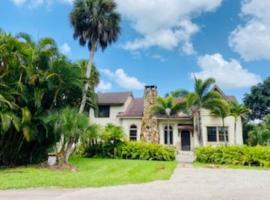 Casey Key Beach & Tennis, beach hotel in Nokomis