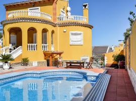 Amazing Home In Orihuela With Wifi, Private Swimming Pool And Swimming Pool: Orihuela'da bir havuzlu otel