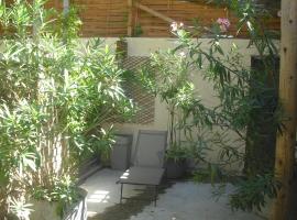 Lou mas li Pitchoun "Le Grenier", hotel a Gordes