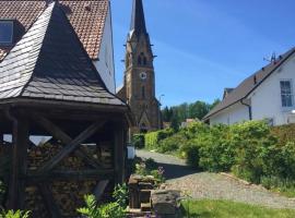 Ferienoase am Schwürbitzer Dom, hotel com estacionamento em Lichtenfels