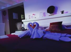 Mas La Farelle Chambre d'hote,Fitness & Salle de jeux Gratuite & SPA en supplément、ニームのホテル