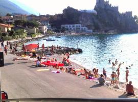 With Love、マルチェージネのホテル