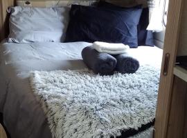 Caravan Glamping Accommodation, hotel i Te Awamutu