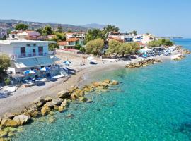 Spacious apartment on the beachfront, hotel v destinaci Melíssion