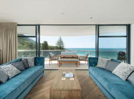 Oceanside Haven Resort with Luxury Sea Views, hotel with jacuzzis in Mount Maunganui