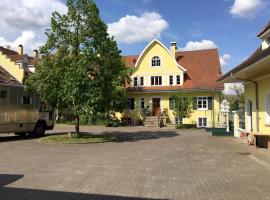 Ferienwohnung im Grünen auf idyllisch gelegenen Gutshof und doch so zentral, parkolóval rendelkező hotel Waldshut-Tiengenben