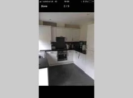 Kingseat 3 Bed Home With Fast Fibre WiFi &Parking
